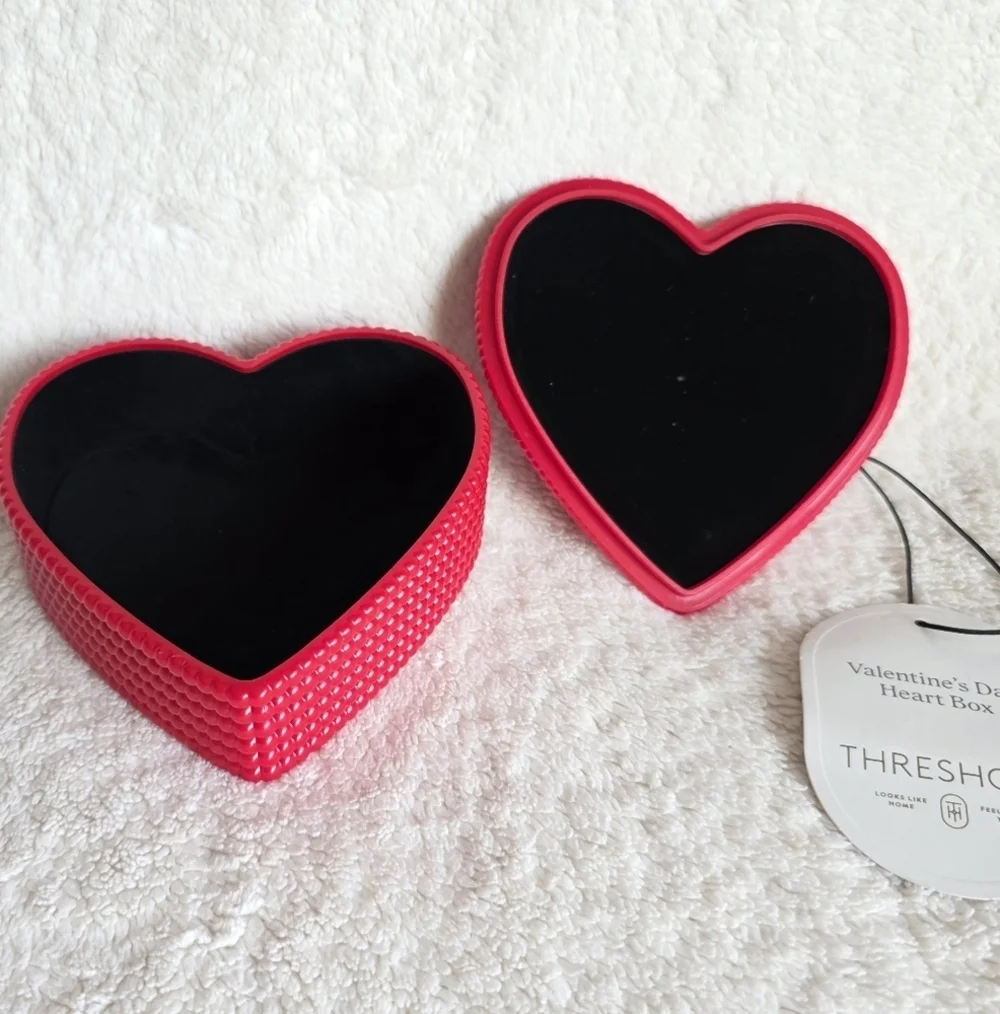 NWT Threshold Beaded Heart Valentine's Decorative Box Home decor, jewelry holder
